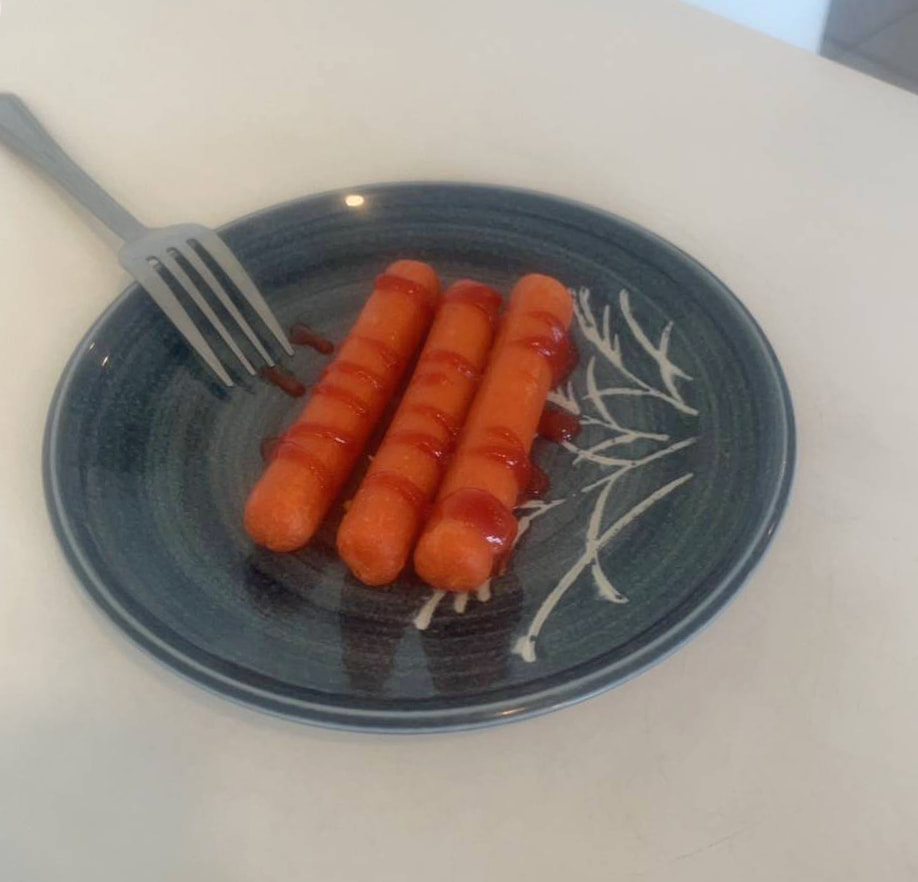 三條熱狗腸
